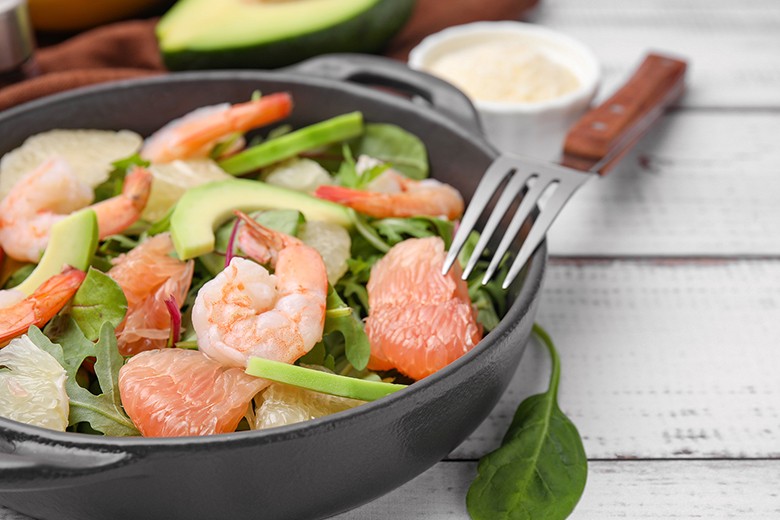 Pomelo Salat mit Garnelen und Avocado