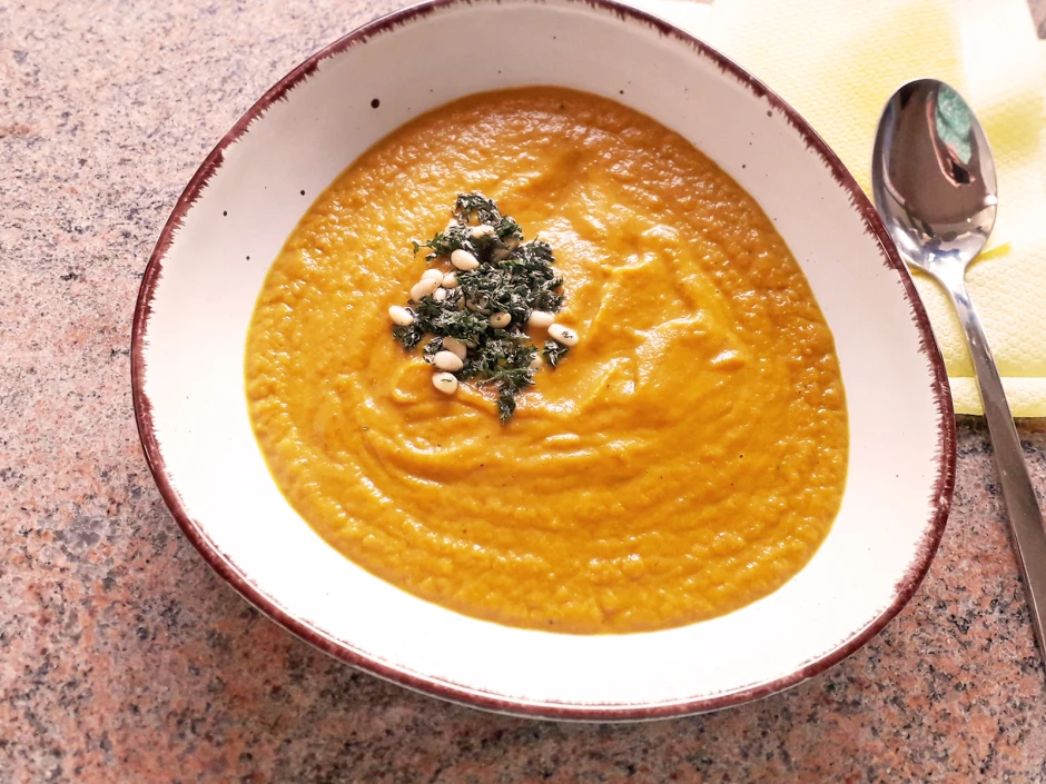 ger&ouml;stete Karotten-Kokossuppe