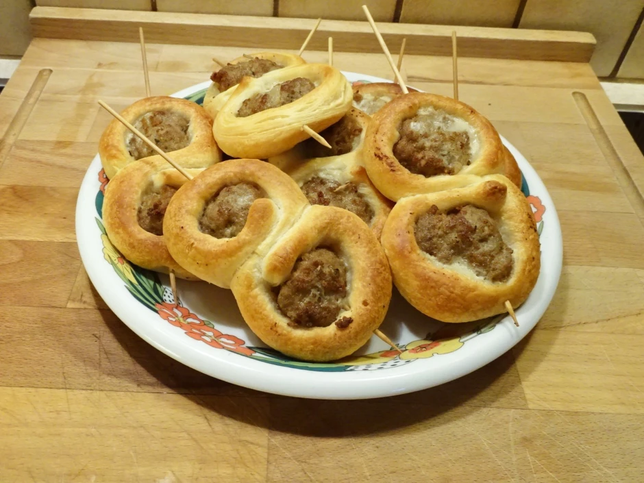 Faschiertes im Plunderteig