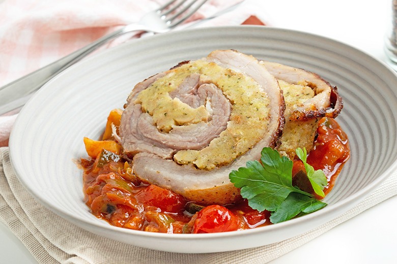 Gefüllter Putenrollbraten mit Gemüse à la Ratatouille