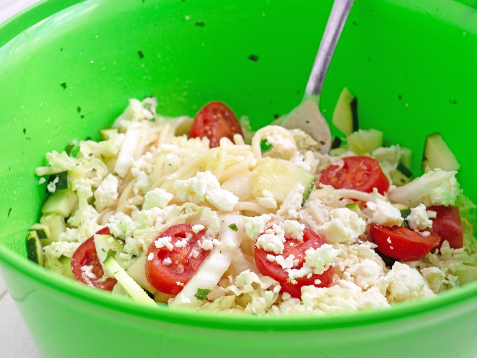 Mediterraner Nudelsalat