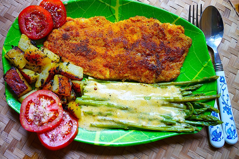 Paniertes Doradenfilet mit wildem Spargel alla Delicio