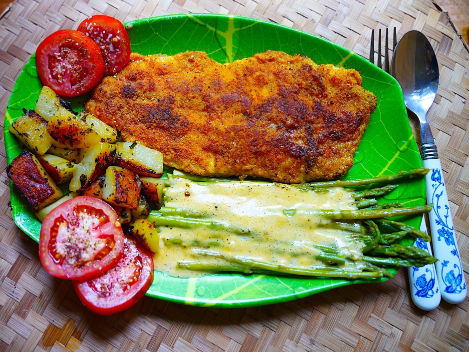 Paniertes Doradenfilet mit wildem Spargel alla Delicio