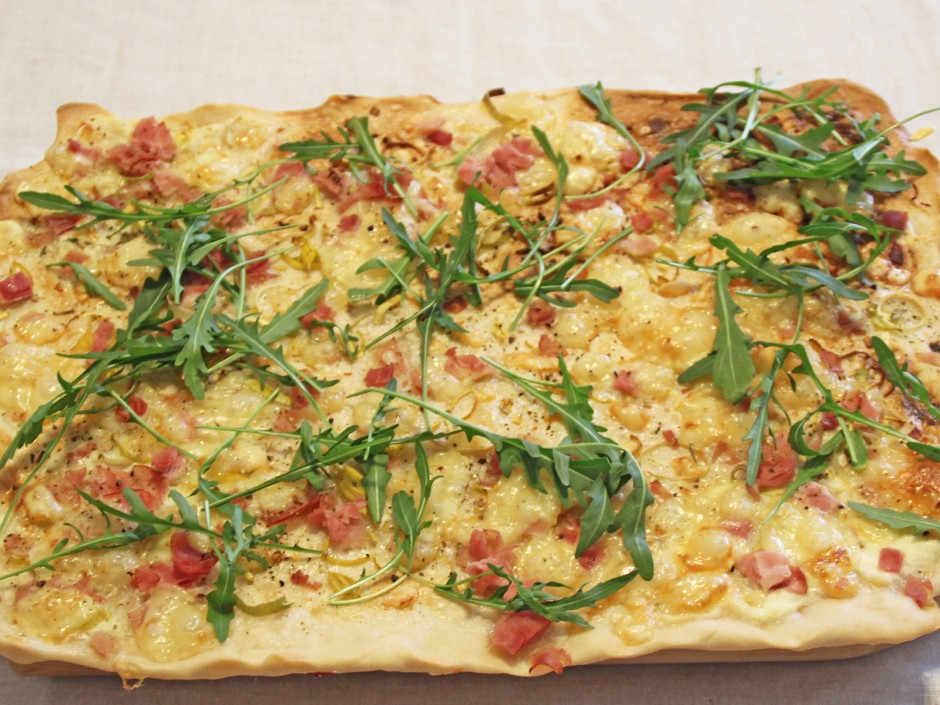 Flammkuchen mit Dinkelteig
