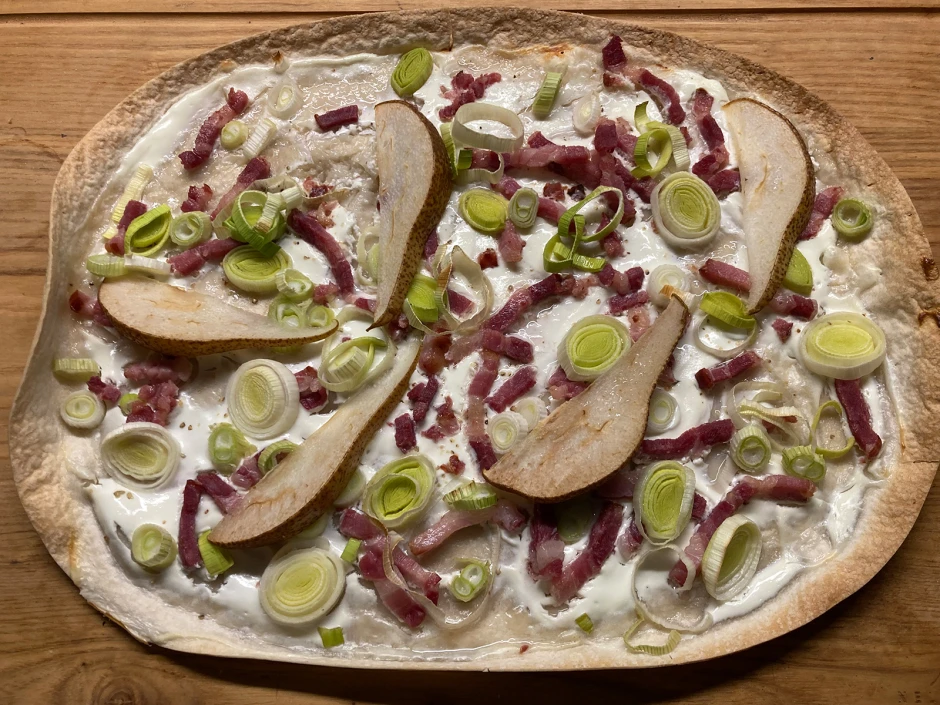 Flammkuchen mit Birne
