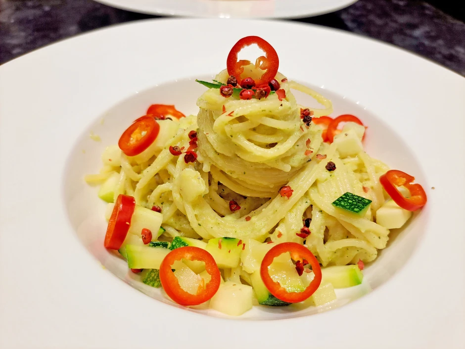 Spaghetti mit cremiger Zucchini-Creme