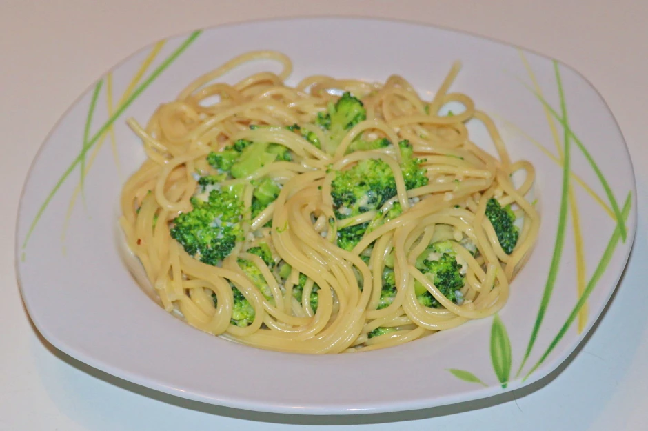 Spaghetti mit Brokkoli und Gorgonzolasauce