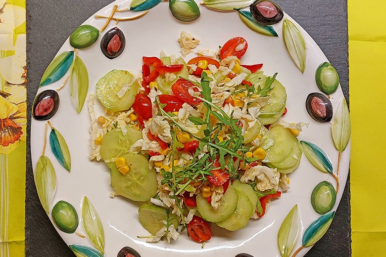 Bunter Frühlingssalat