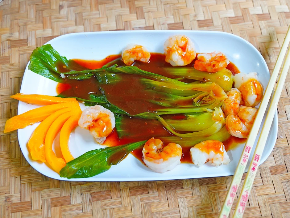 Pak Choi mit Garnelen alla Dapoer Sriwidi
