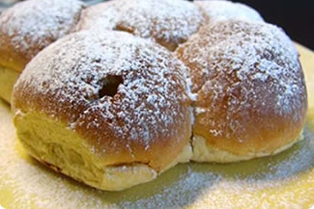 Mandelbuchteln aus dem Dampfgarer
