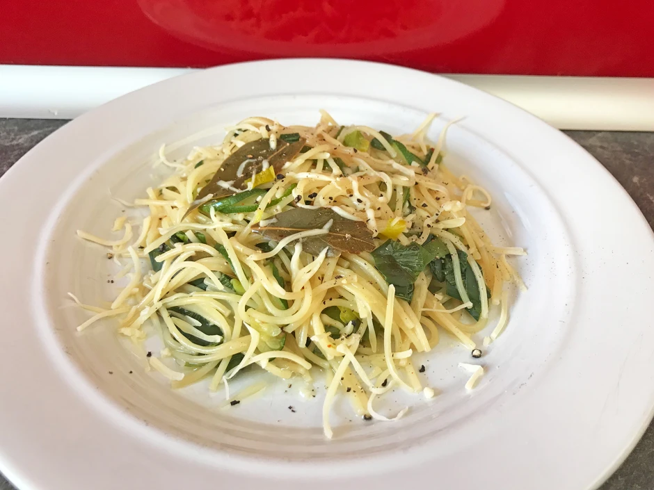 One-Pot-Spaghettini mit Lauch und Zucchini