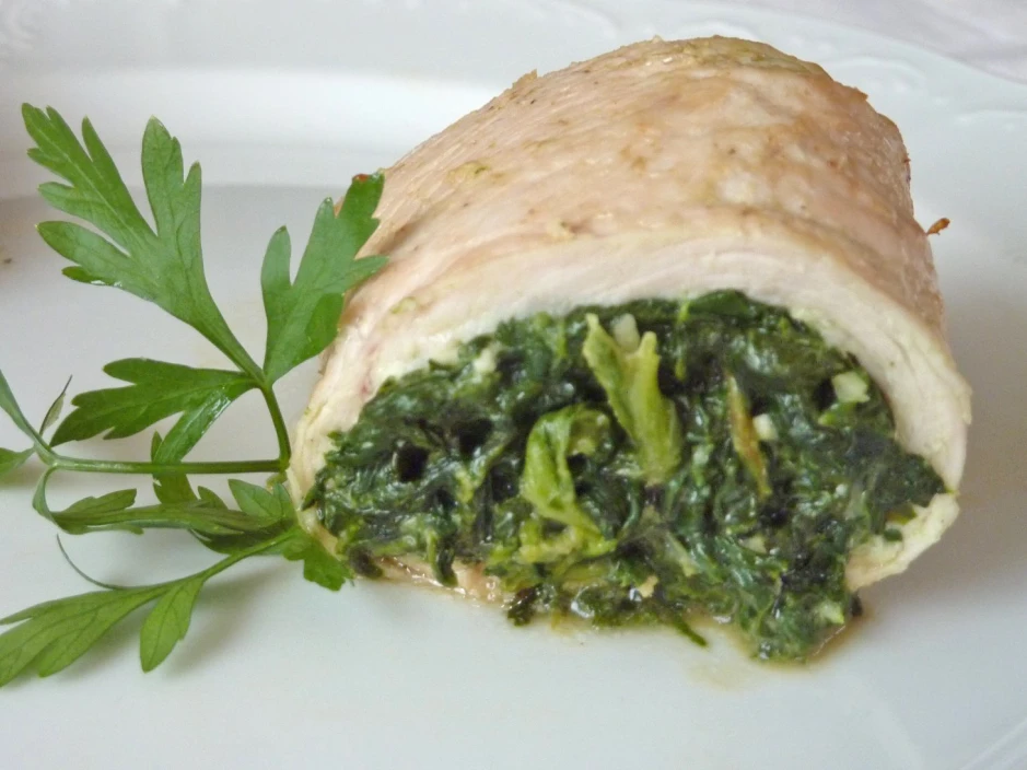 Putenroulade mit Spinatfüllung