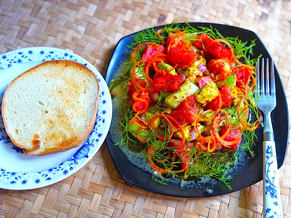 Gemischter Avocadosalat mit Wassermelone