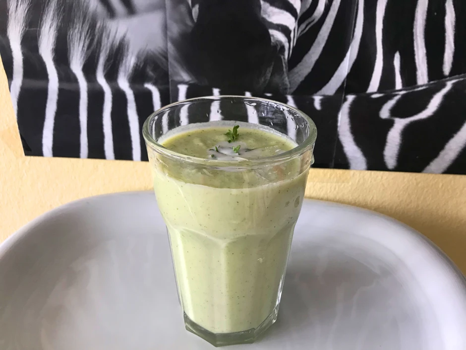 Ayran mit Kresse und Apfel