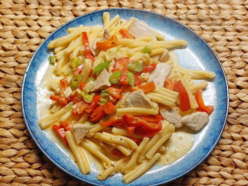 Casarecce mit Paprika und Pute