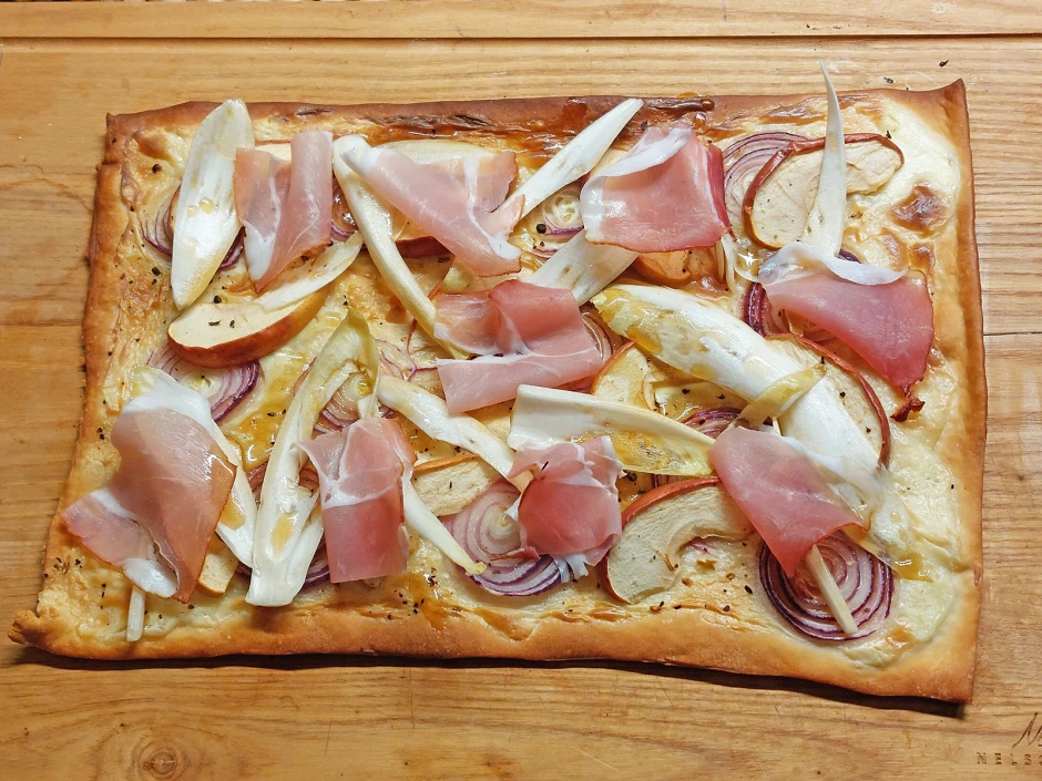 Chicor&eacute;e-Flammkuchen