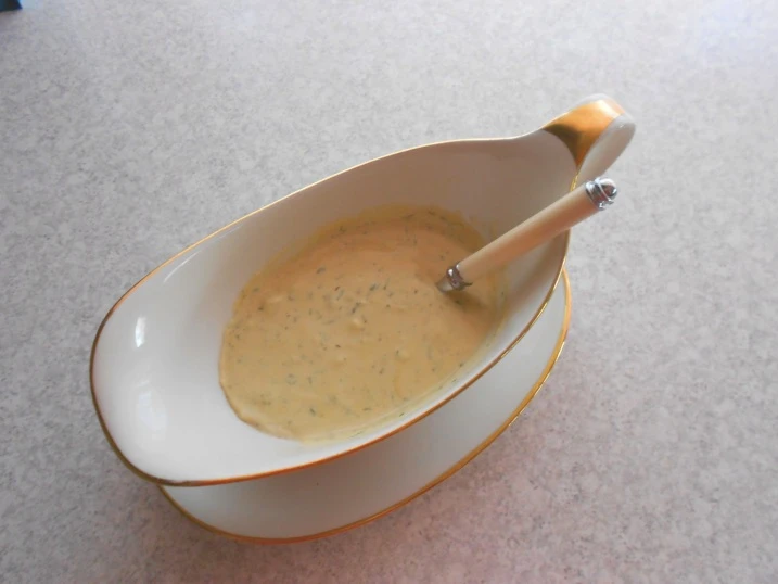 Senf-Honig-Dip mit Dill