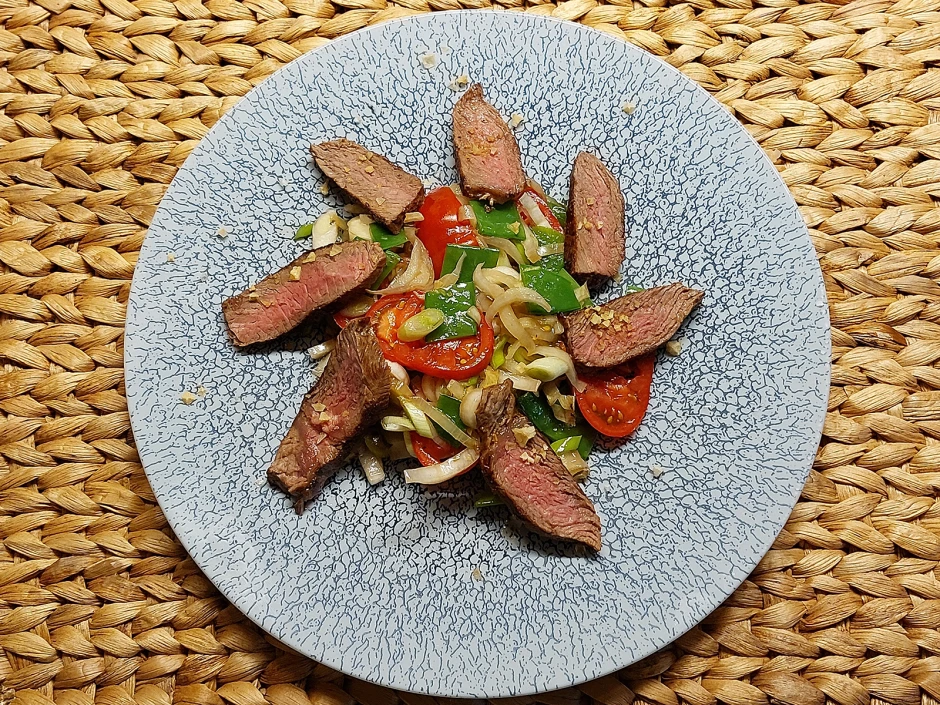 Chicoréesalat mit Steak-Streifen