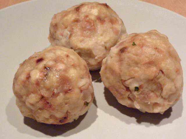 Traditionelle Semmelknödel