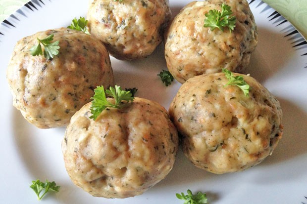 Traditionelle Semmelknödel