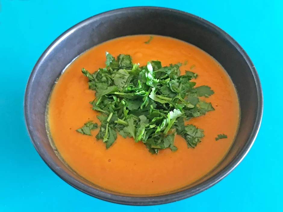 Cremige Gemüsesuppe mit Koriander