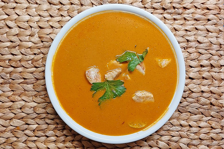 Massaman-Curry-Huhn Suppe