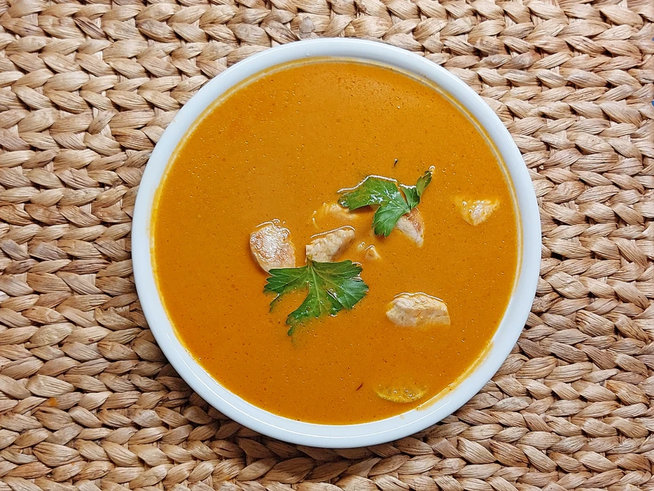 Massaman-Curry-Huhn Suppe