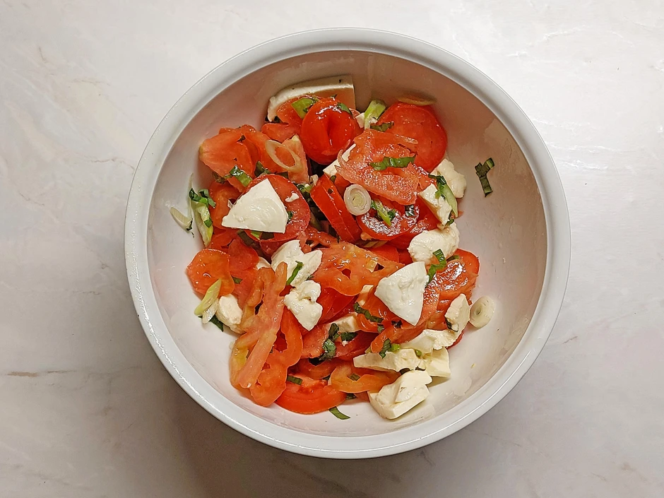 B&auml;rlauch-Tomatensalat