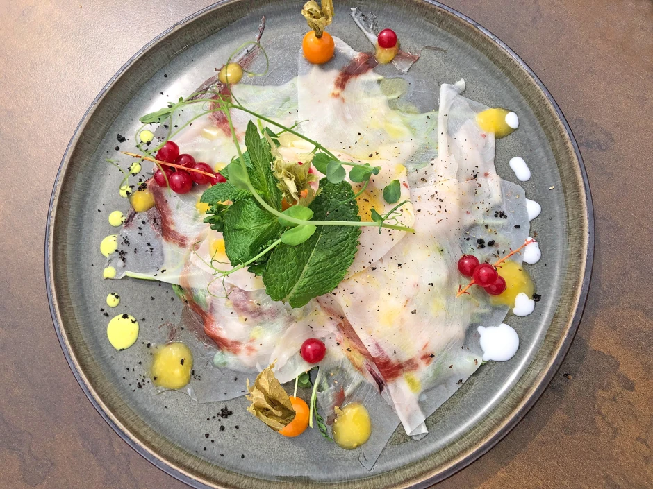 Schwertfisch-Carpaccio mit Mangosauce