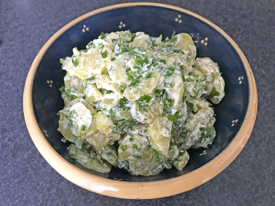 Erd&auml;pfelsalat mit B&auml;rlauch