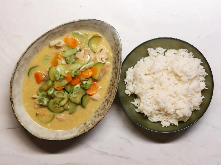 Pute mit grüner Currysoße
