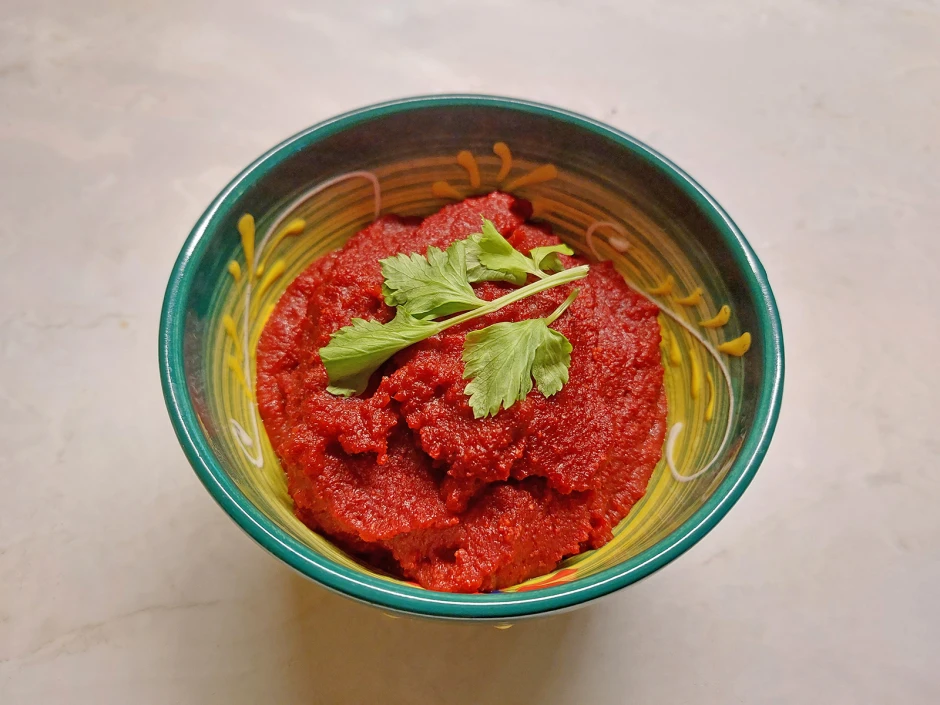 Rote R&uuml;ben Hummus