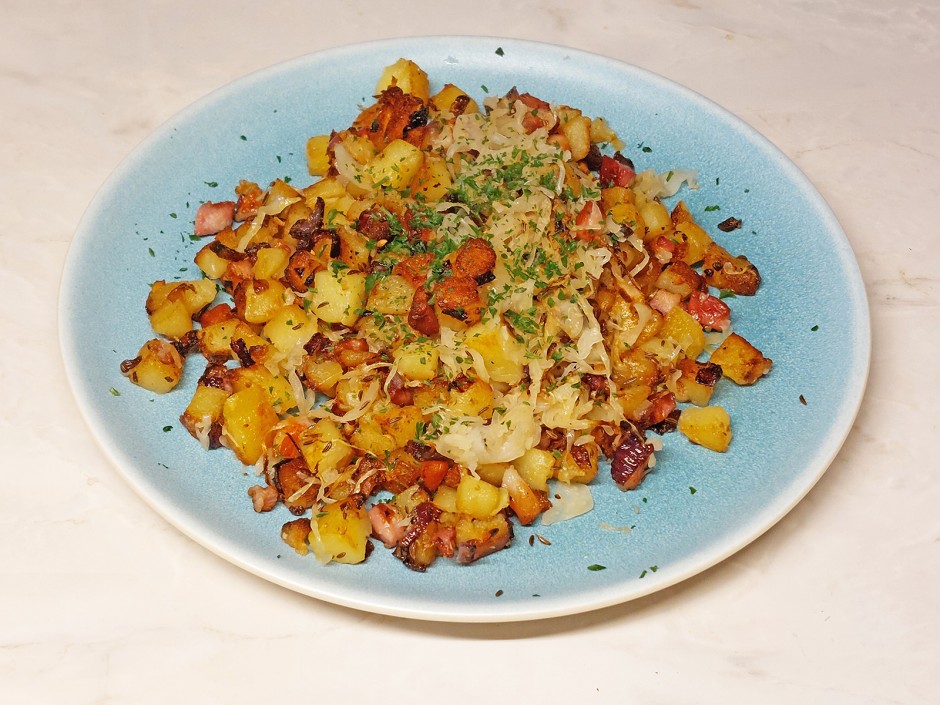 Geröstete Knödel mit Speck