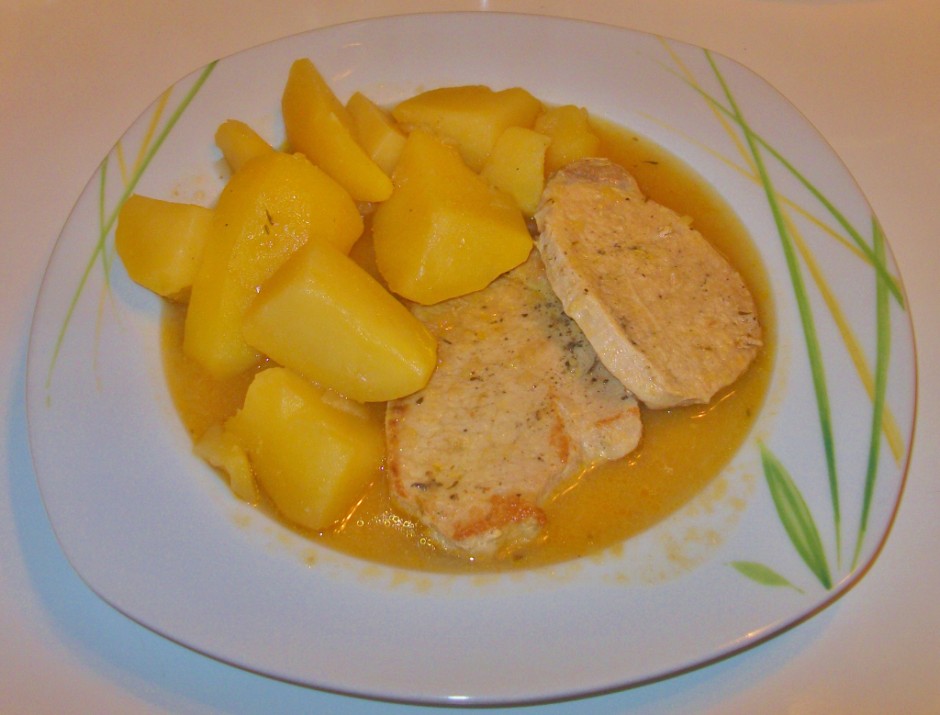 Kotelett mit Kartoffeln und Sauce - Rezept