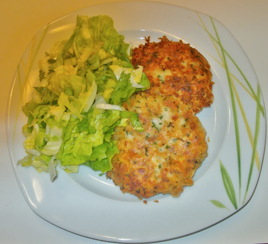 Pressknödel mit Salat