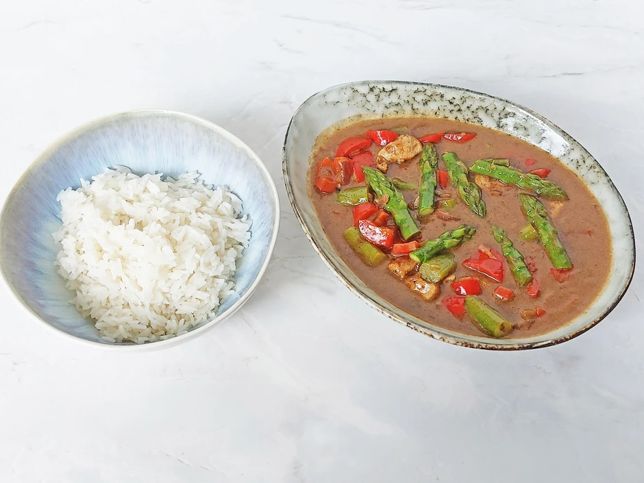 Curry mit Huhn und Spargel