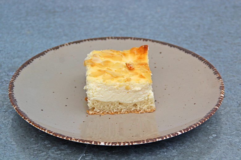 Topfenkuchen mit Germteig