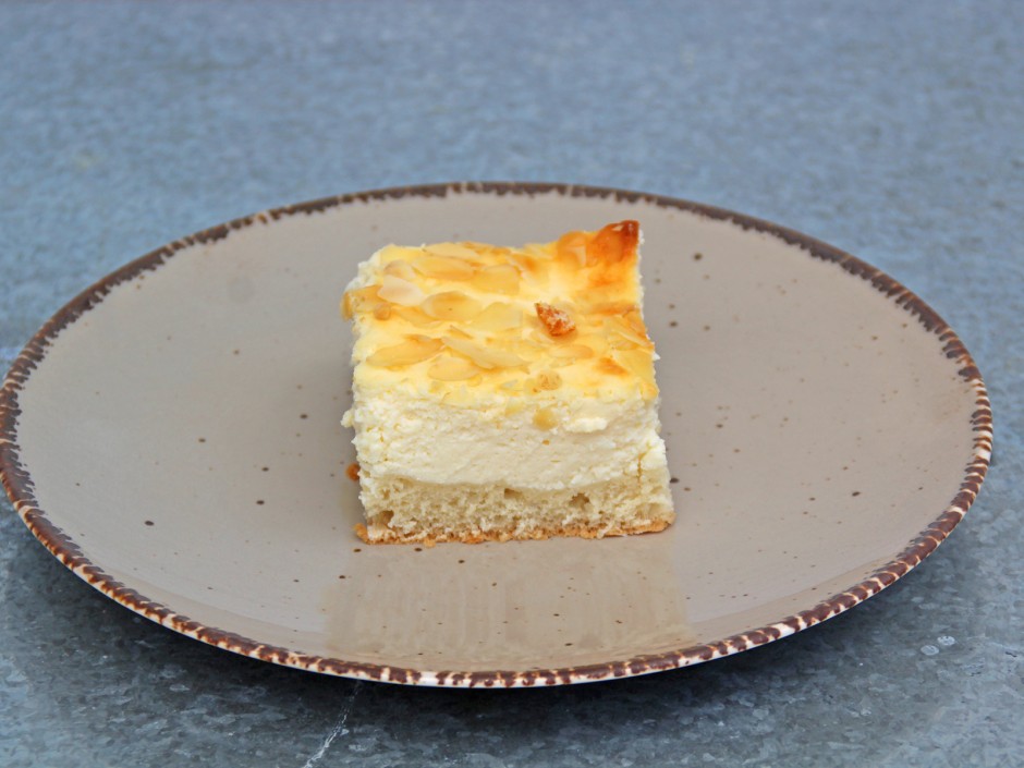 Topfenkuchen mit Germteig