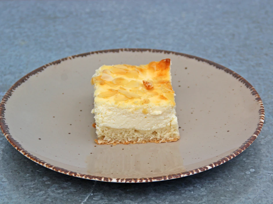 Topfenkuchen mit Germteig