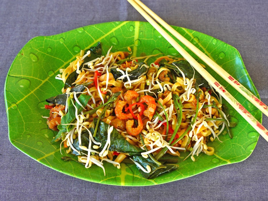 Bunte Streetfood-Nudeln alla Nonya