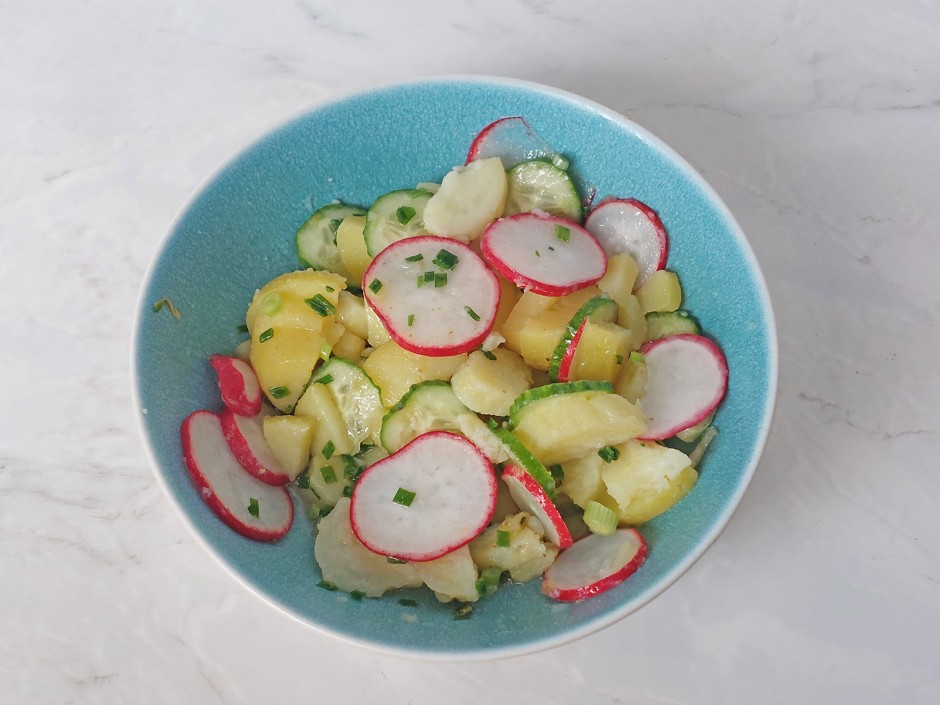 Erdäpfelsalat mit Radieschen