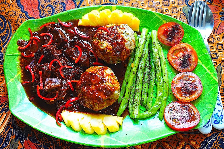 Shiitake-Pilze in Burgundersauce mit Brezenknödel
