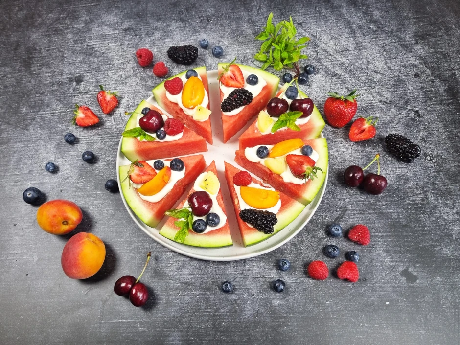 Wassermelonen Pizza mit frischen Fr&uuml;chten