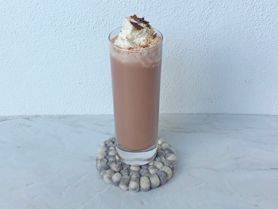 Schokoladenmilch mit Schuss