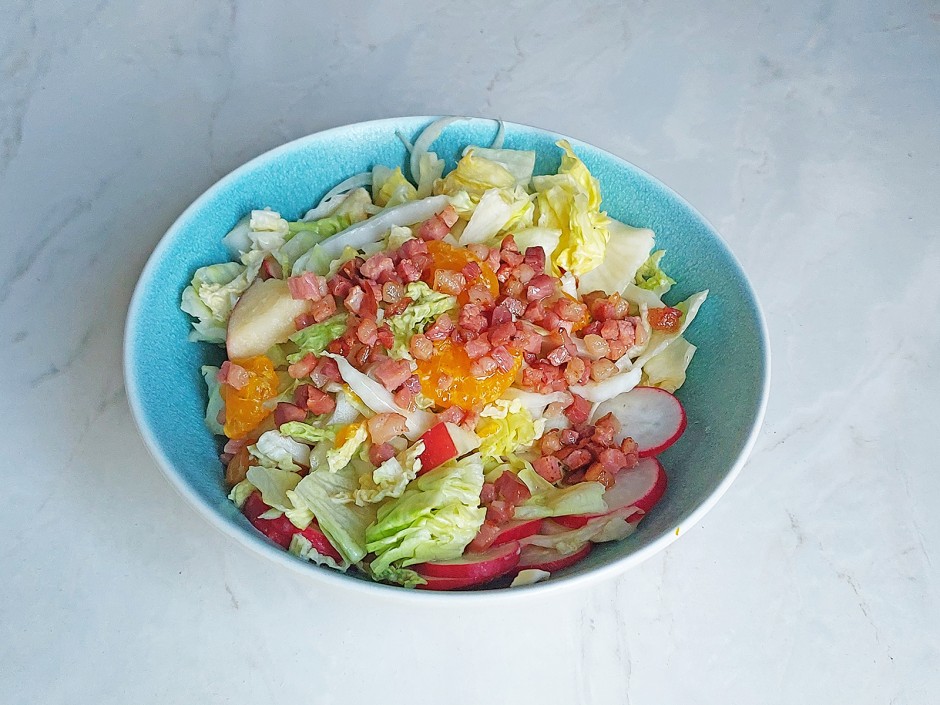 Bunter Salat mit Speck