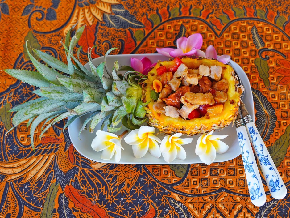 Gefüllte Ananas alla Desi Ayu