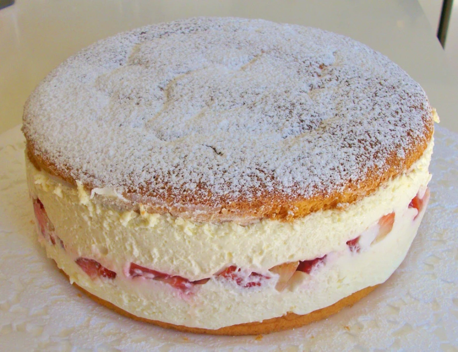Käsesahne mit Erdbeeren