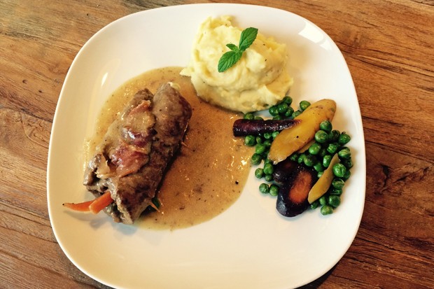 Rindsrouladen mit Sauce