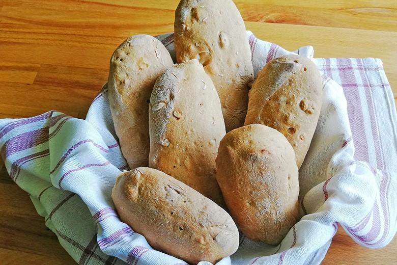 Dinkelnusswecken