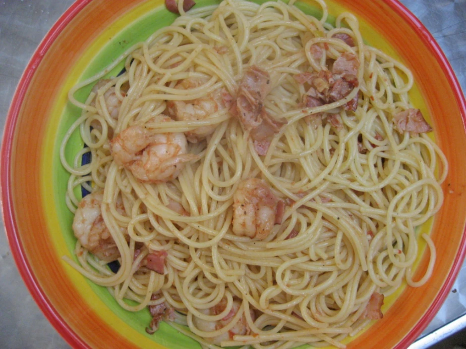 Spaghetti mit Scampi und Speck